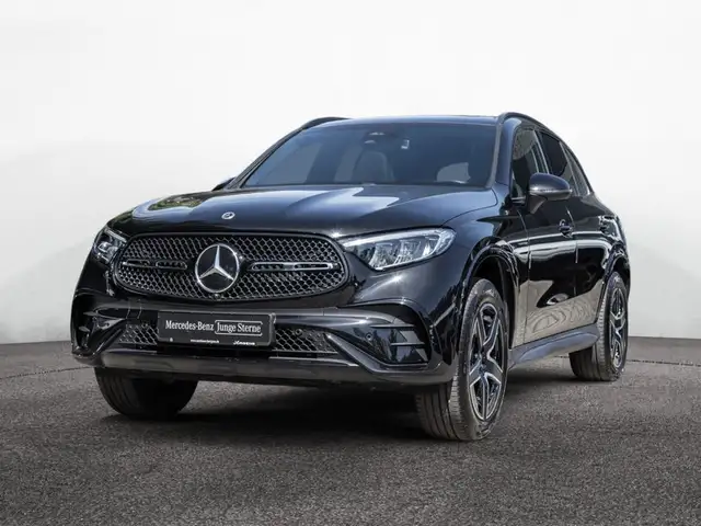 Mercedes-Benz GLC view 2