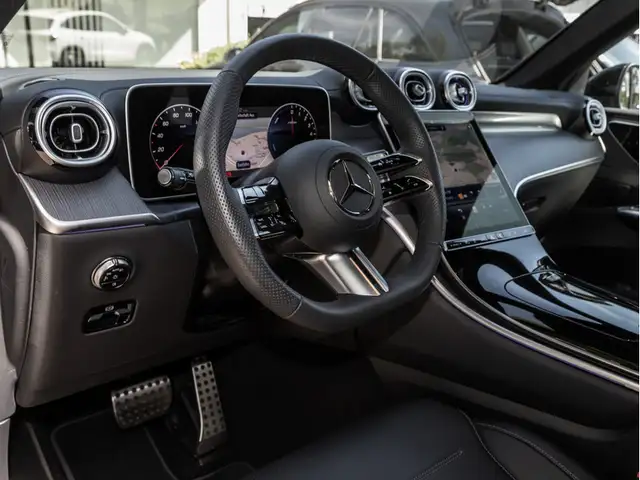 Mercedes-Benz GLC view 12