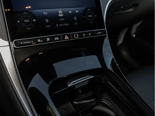 Mercedes-Benz GLC view 15