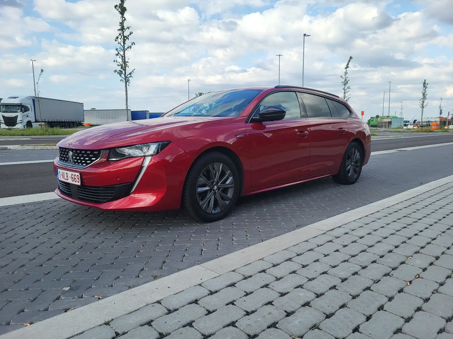 Peugeot 508 SW BlueHDi 160 EAT8 Allure Rood - 1