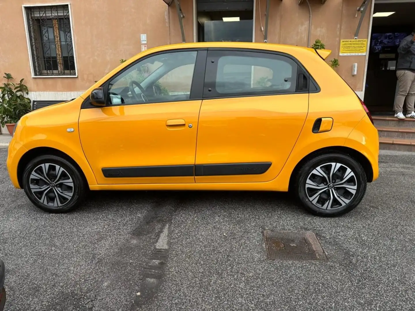 Renault Twingo SCe 65 CV ADATTA A NEOPATENTATI + GPL Arancione - 2