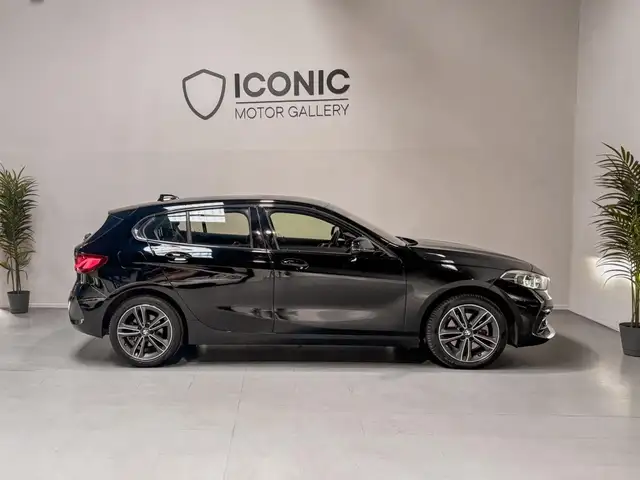 BMW 1 Series view 3