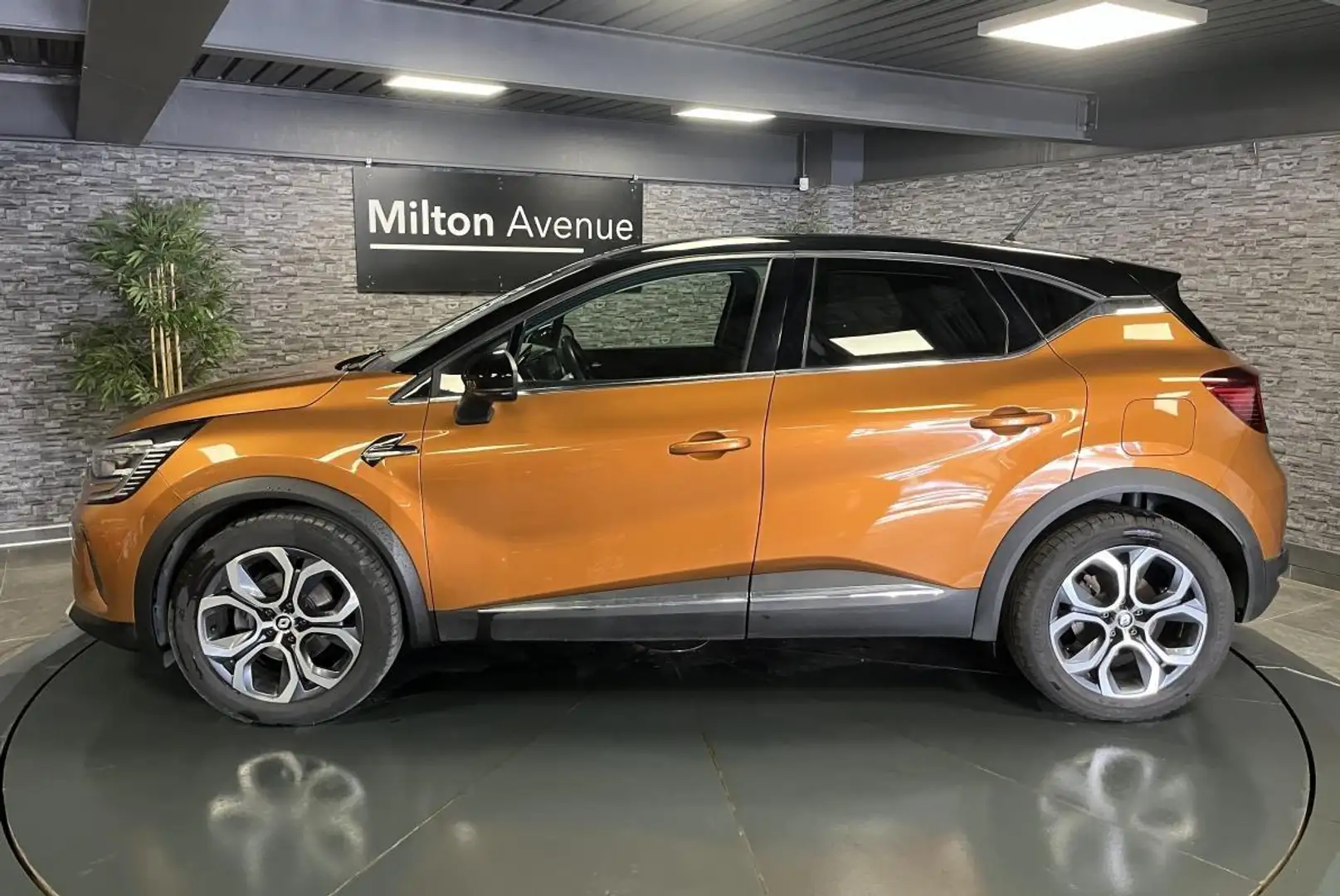 Renault Captur Captur 1.6 E-Tech Hybride rechargeable 160 Intens Orange - 2