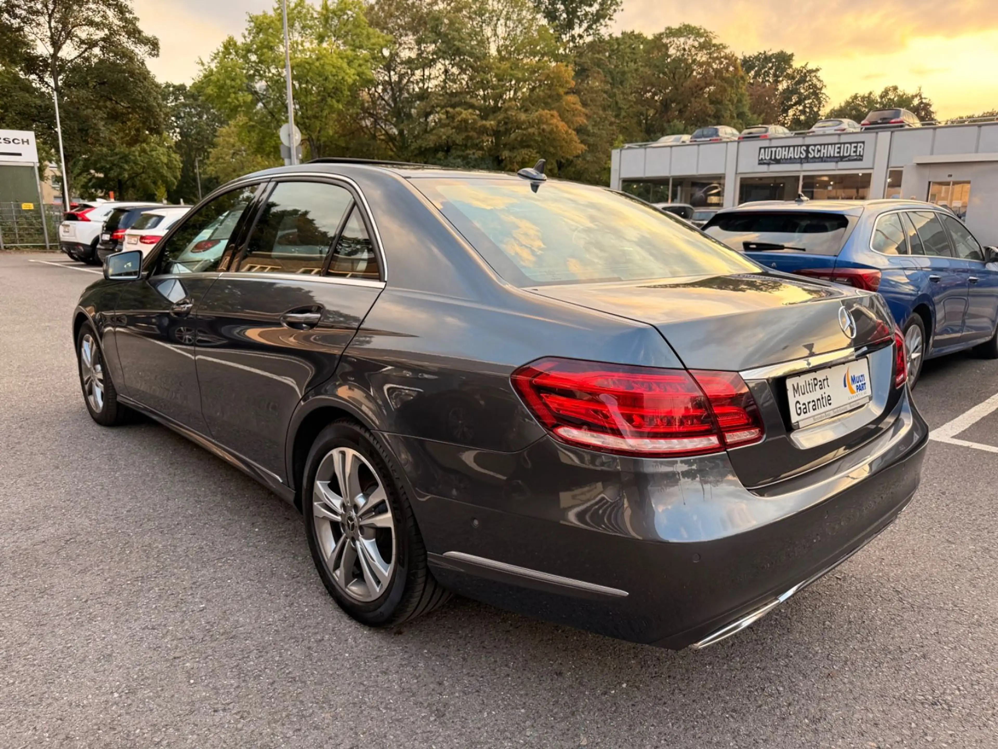Mercedes-Benz E 350 E Limousine E 350 CGI 4Matic*DB SERVICE — photo 4