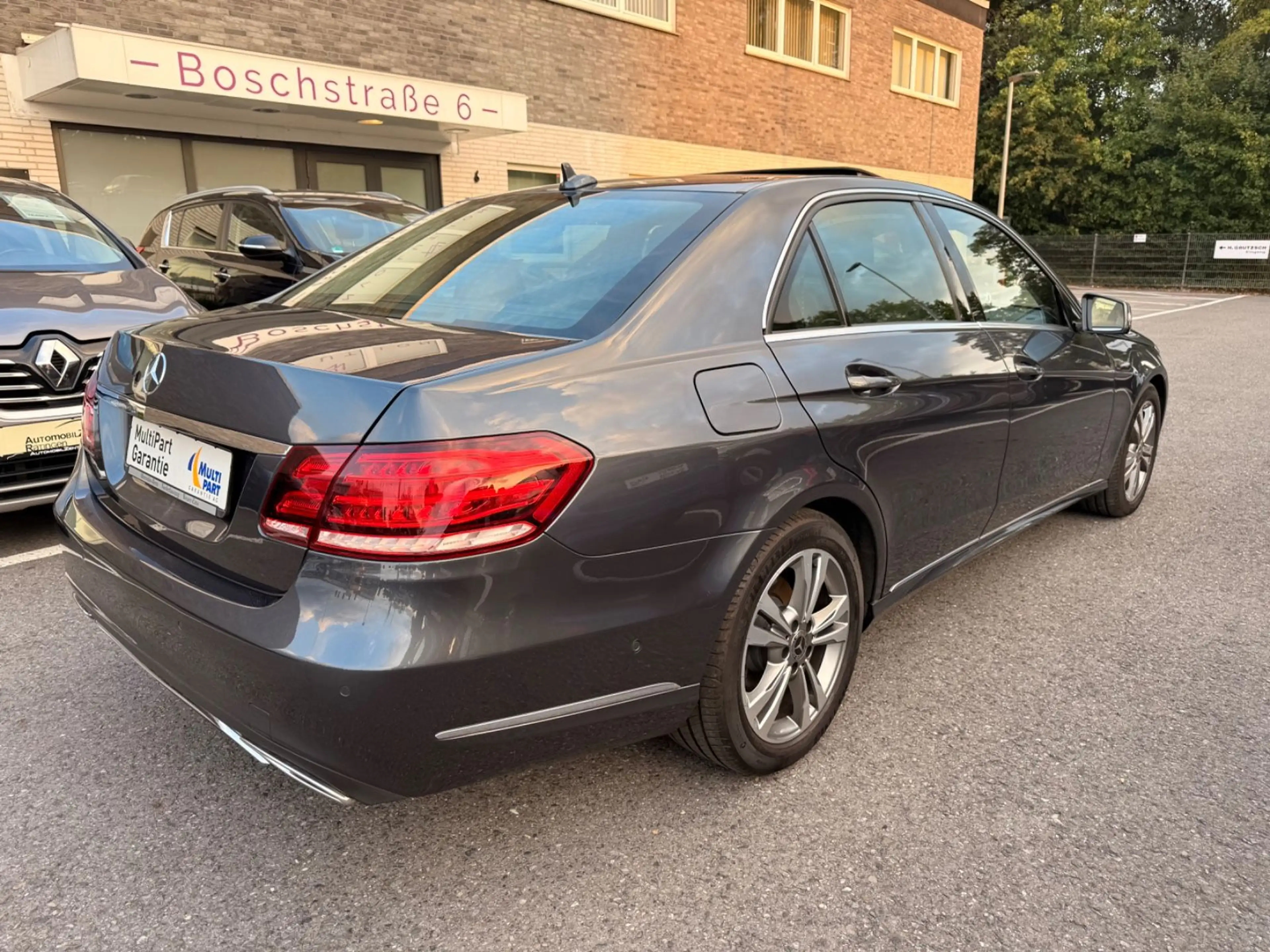 Mercedes-Benz E 350 E Limousine E 350 CGI 4Matic*DB SERVICE — photo 6