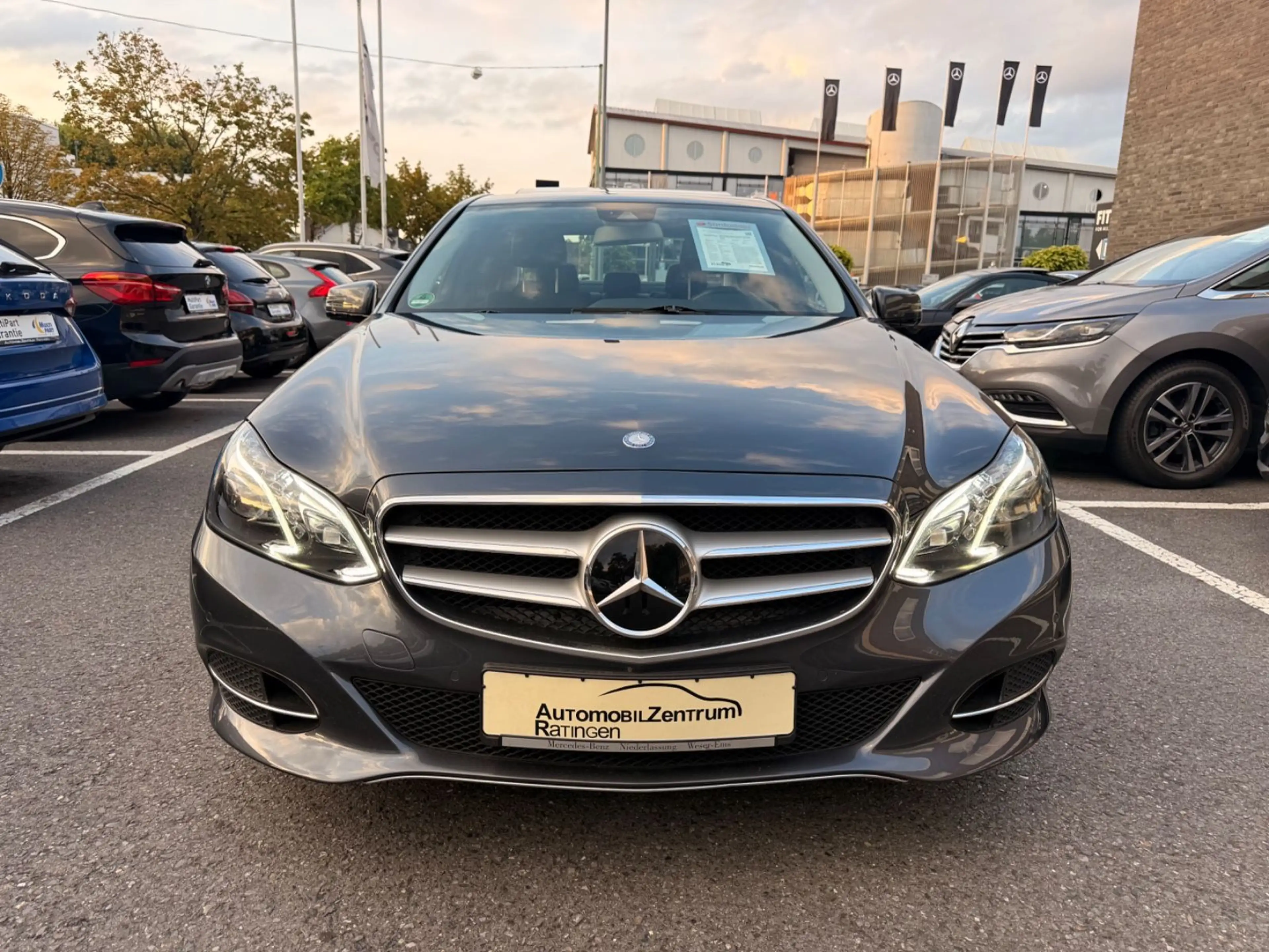 Mercedes-Benz E 350 E Limousine E 350 CGI 4Matic*DB SERVICE — photo 2