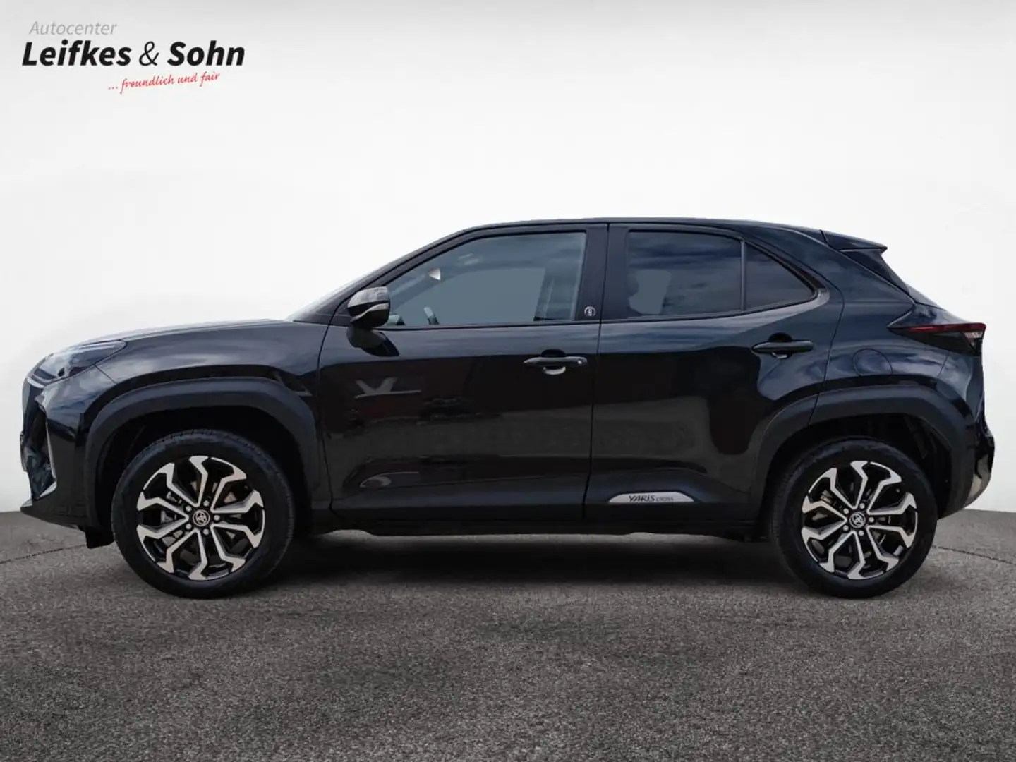 Toyota Yaris Cross Hybrid 1.5 VVT-i Team Deutschland Nero - 2