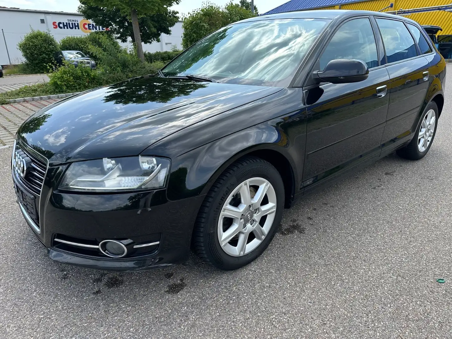 Audi A3 Sportback 2.0 TDI Attraction quattro Noir - 1
