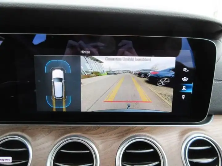 Mercedes-Benz Clase E 2022, foto 18