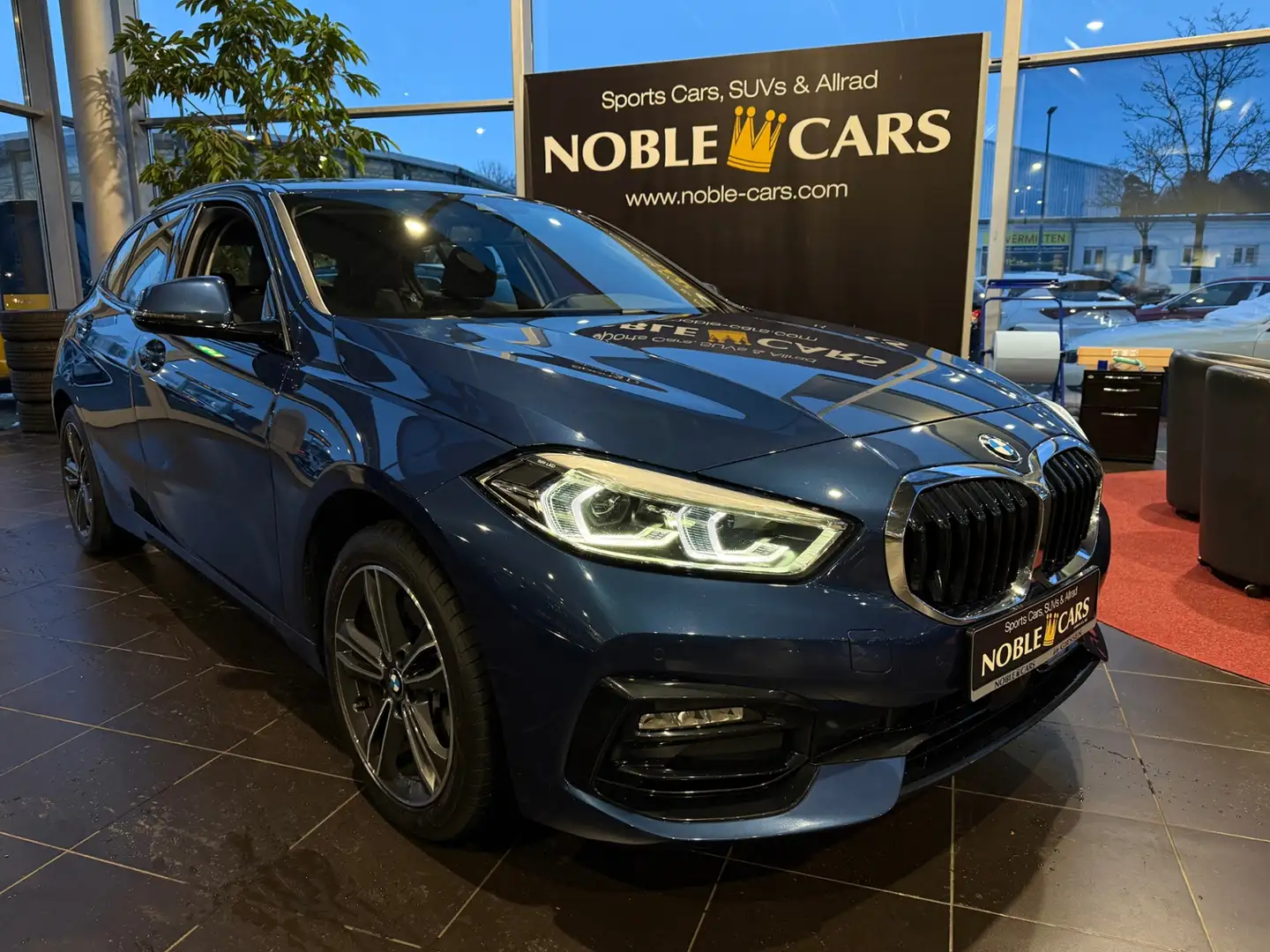 BMW 120 i Sport Line LED NAVI ALU Blau - 1