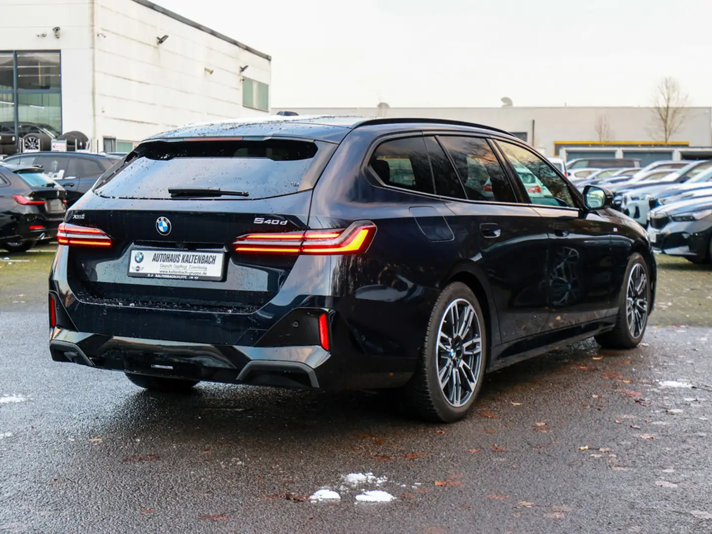 BMW 540 d Touring xDrive M-Sport Pro PANO STANDHZ Schwarz - 2