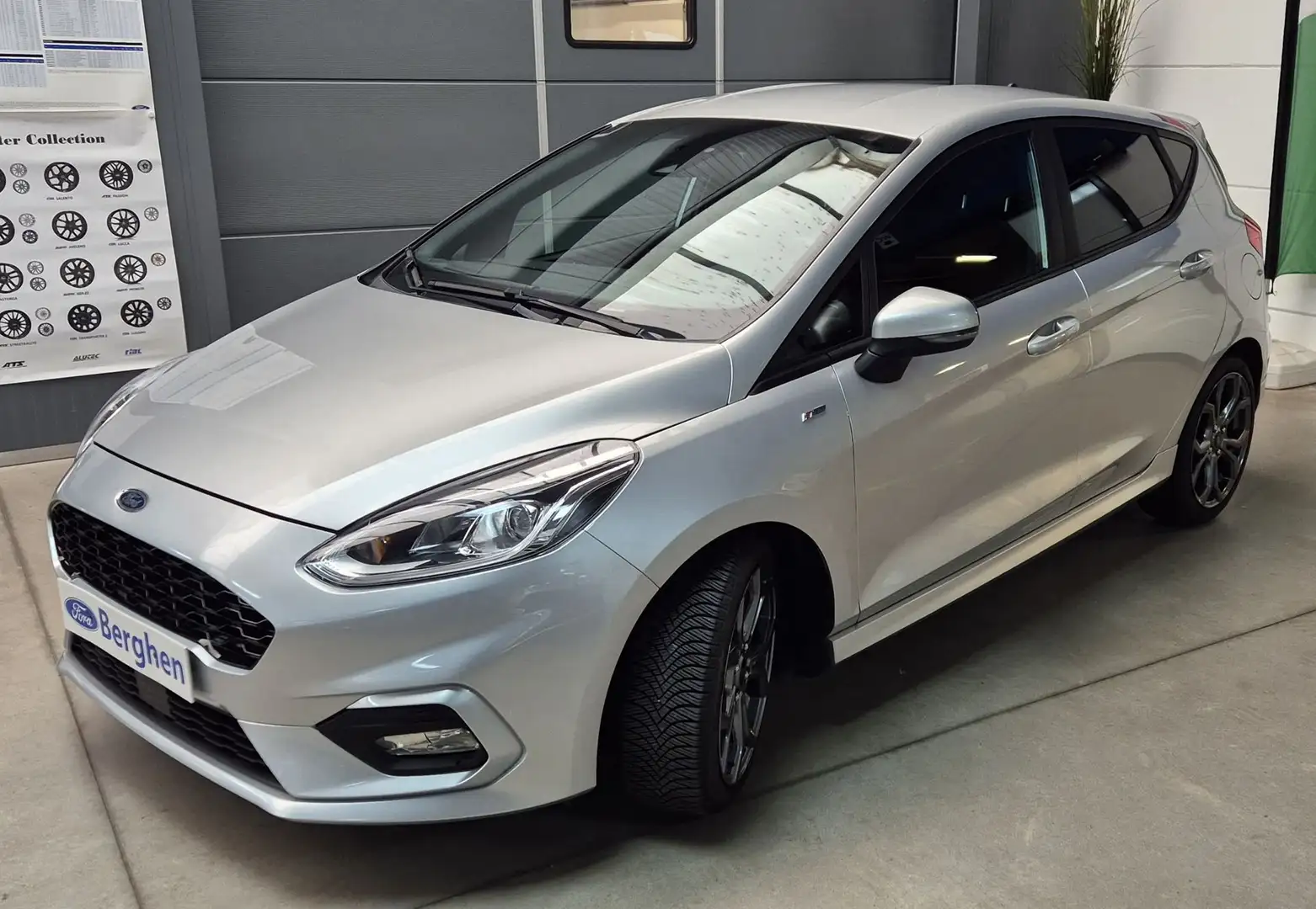 Ford Fiesta i EcoBoost ST-Line 5D Plateado - 2