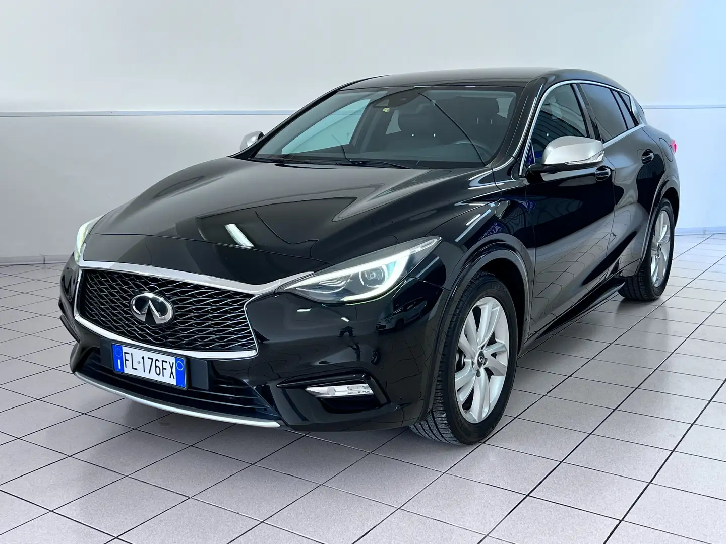 Infiniti Q30 Q30 1.5d Premium 109cv Nero - 1