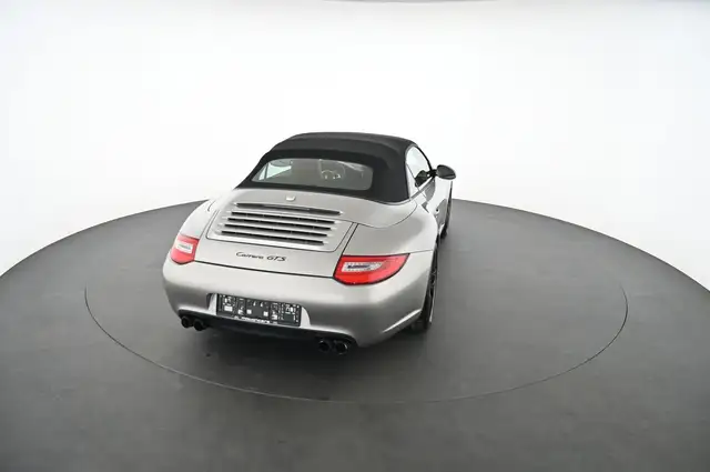 Porsche 911 view 24