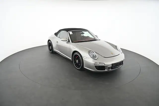 Porsche 911 view 22