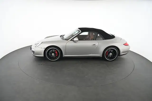 Porsche 911 view 17