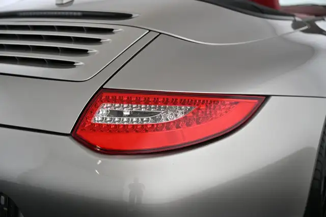 Porsche 911 view 26