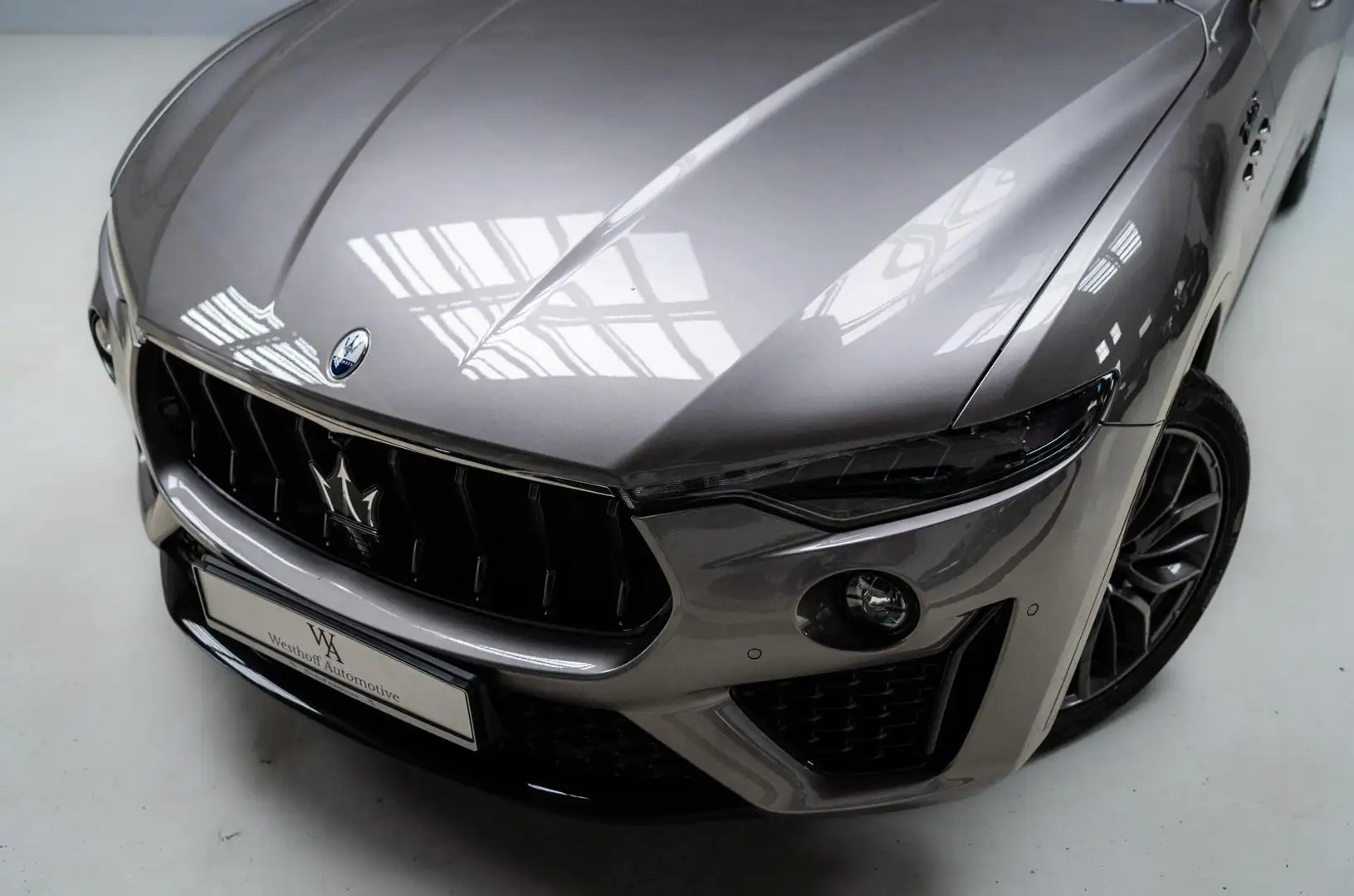 Maserati Levante Modena S MY 22 Sportsitze B&W Carbon Alca Grau - 2