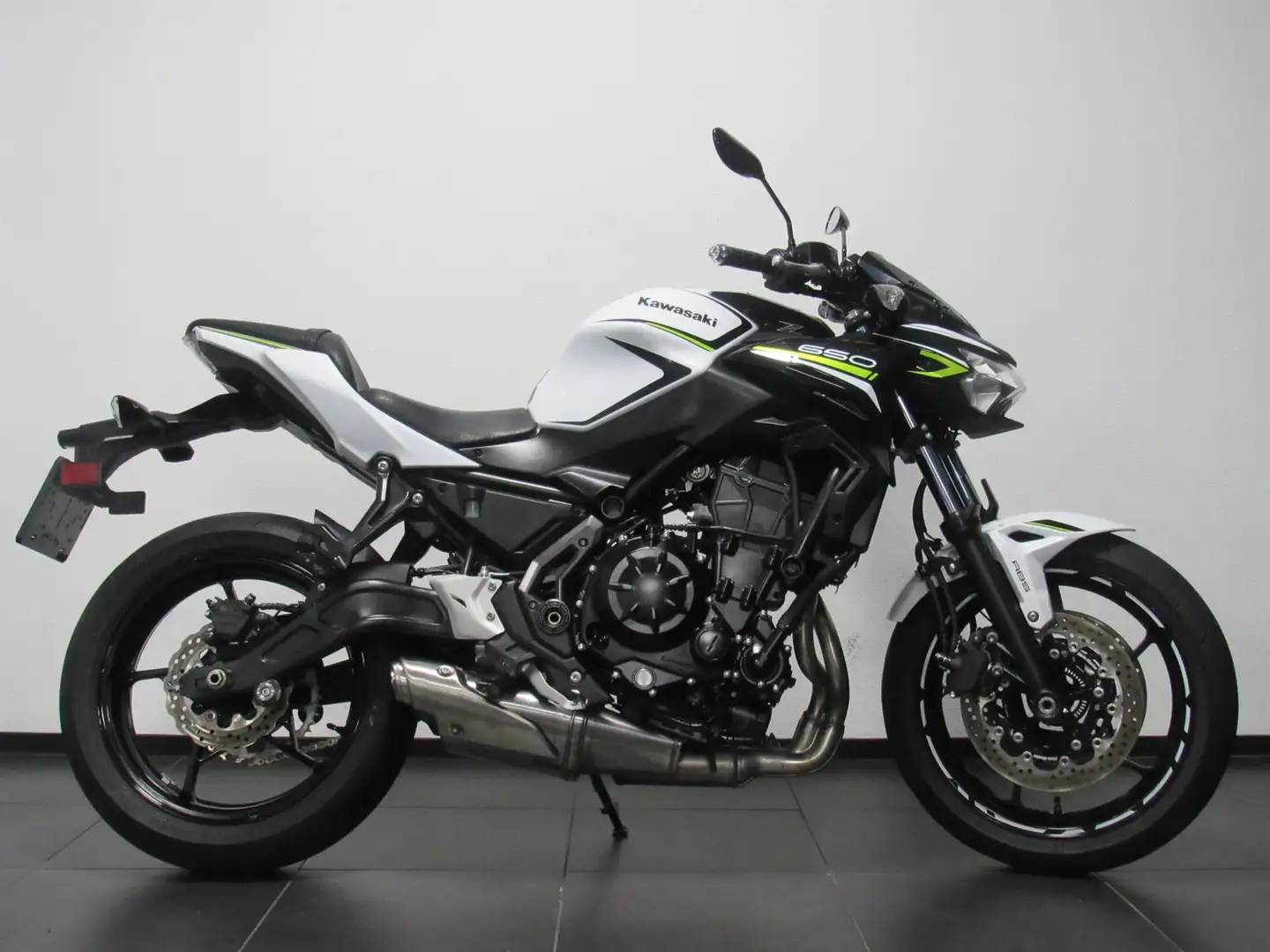 Kawasaki Z 650 ABS 35 KW Wit - 1