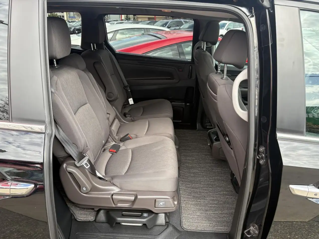 Honda Odyssey снимка Honda Odyssey