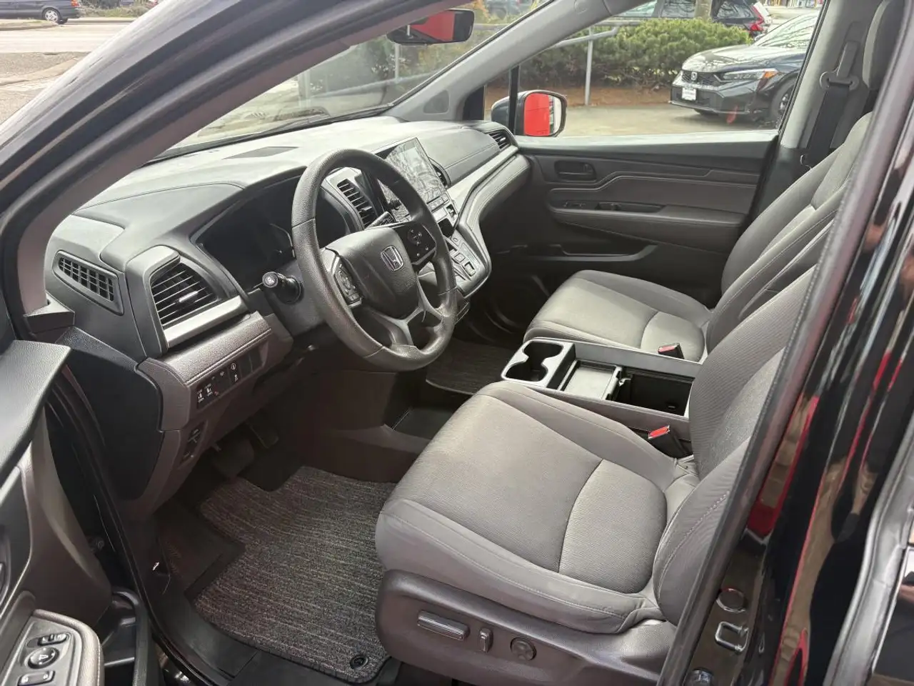 Honda Odyssey снимка Honda Odyssey