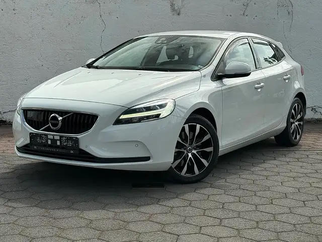 Volvo V40 Momentum Autom, Assistent, LED Scheinwerfer