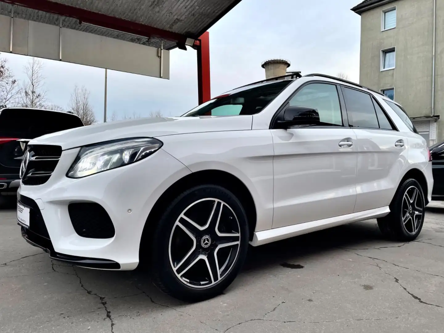 Mercedes-Benz GLE 350 d 4Matic*AMG-LINE*PANO*360°*LED*NIGHT-PA White - 2