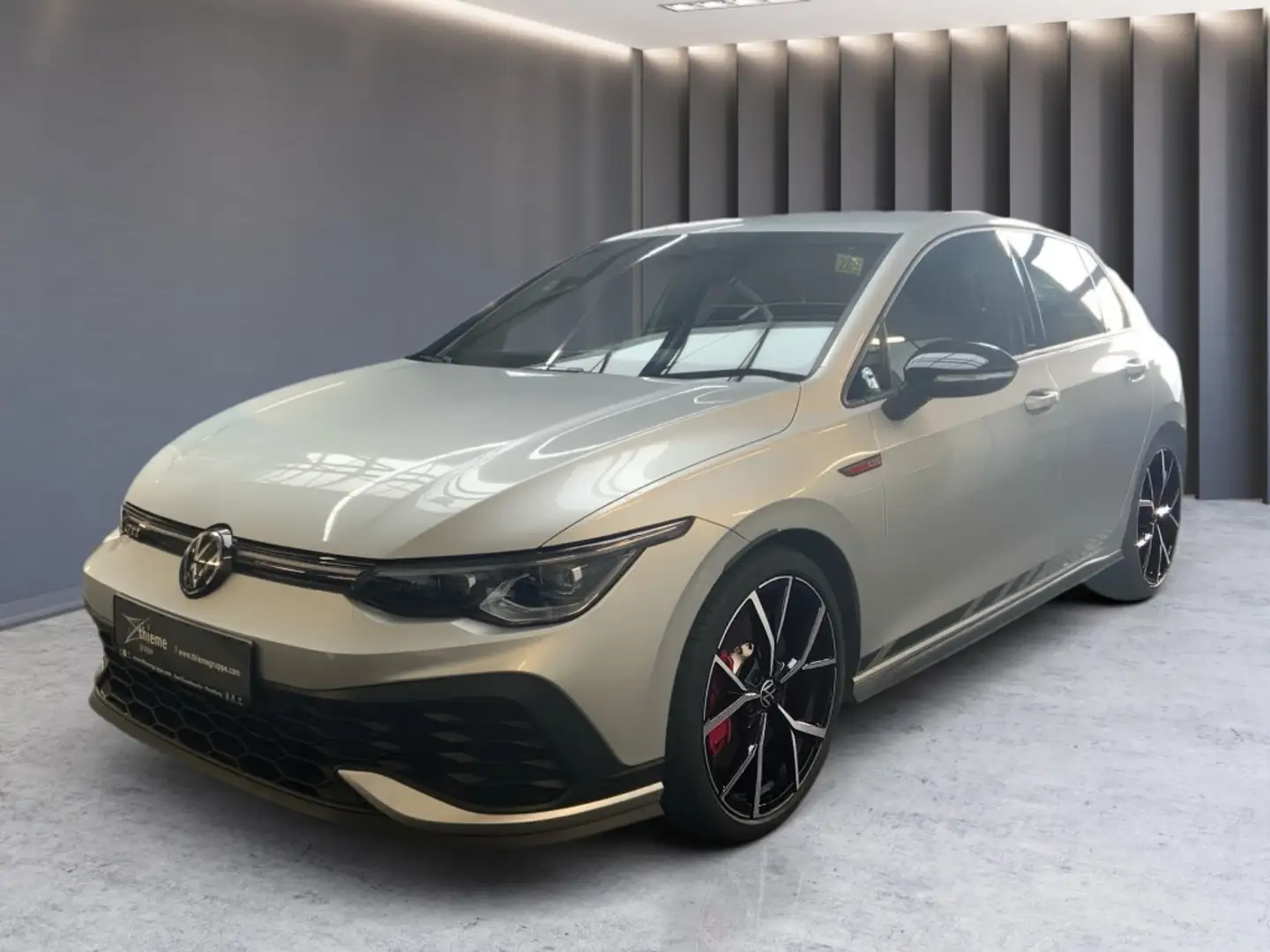 Volkswagen Golf VIII 2.0 TSI GTI Clubsport MATRIX-LED Silber - 2