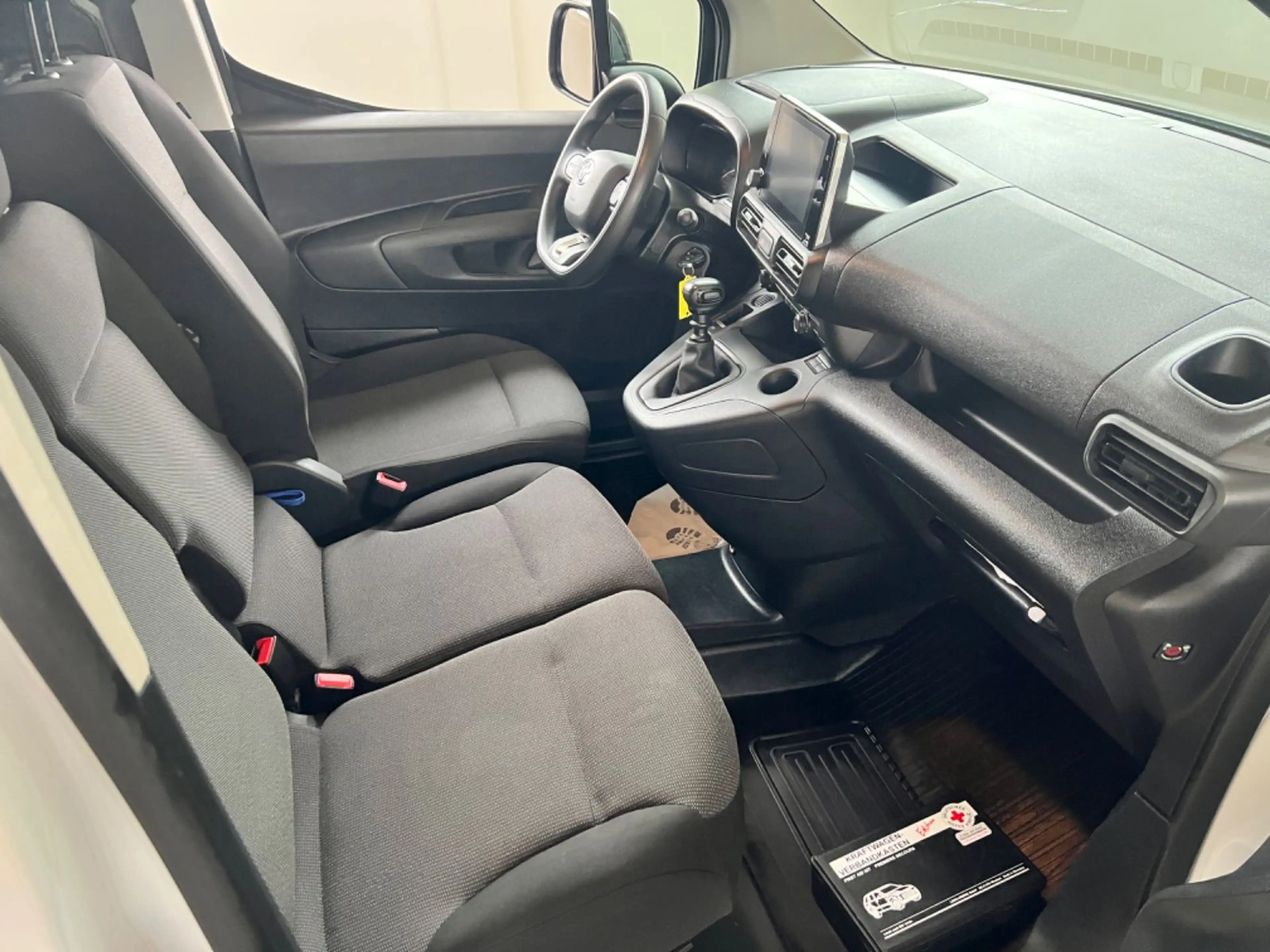 Toyota Proace City L1 Meister *PDC*Klima*3Sitzer* — photo 15