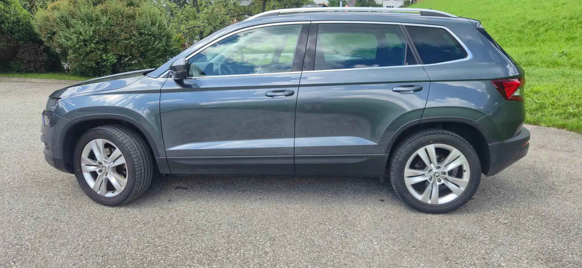 Skoda Karoq Karoq 2,0 TDI SCR 4x4 Style 125 DSG Style 125 Grau - 2