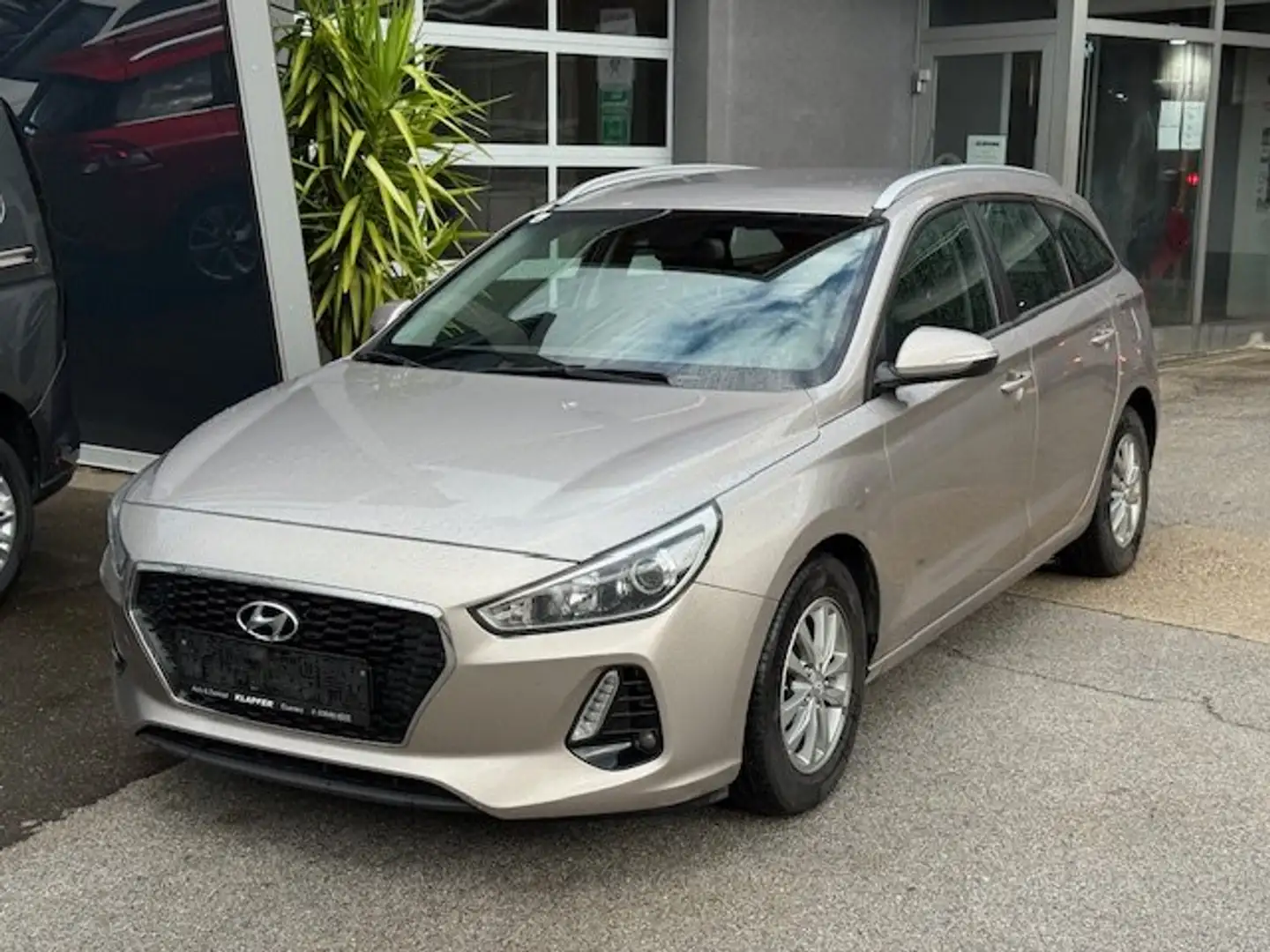 Hyundai i30 Select Beige - 2