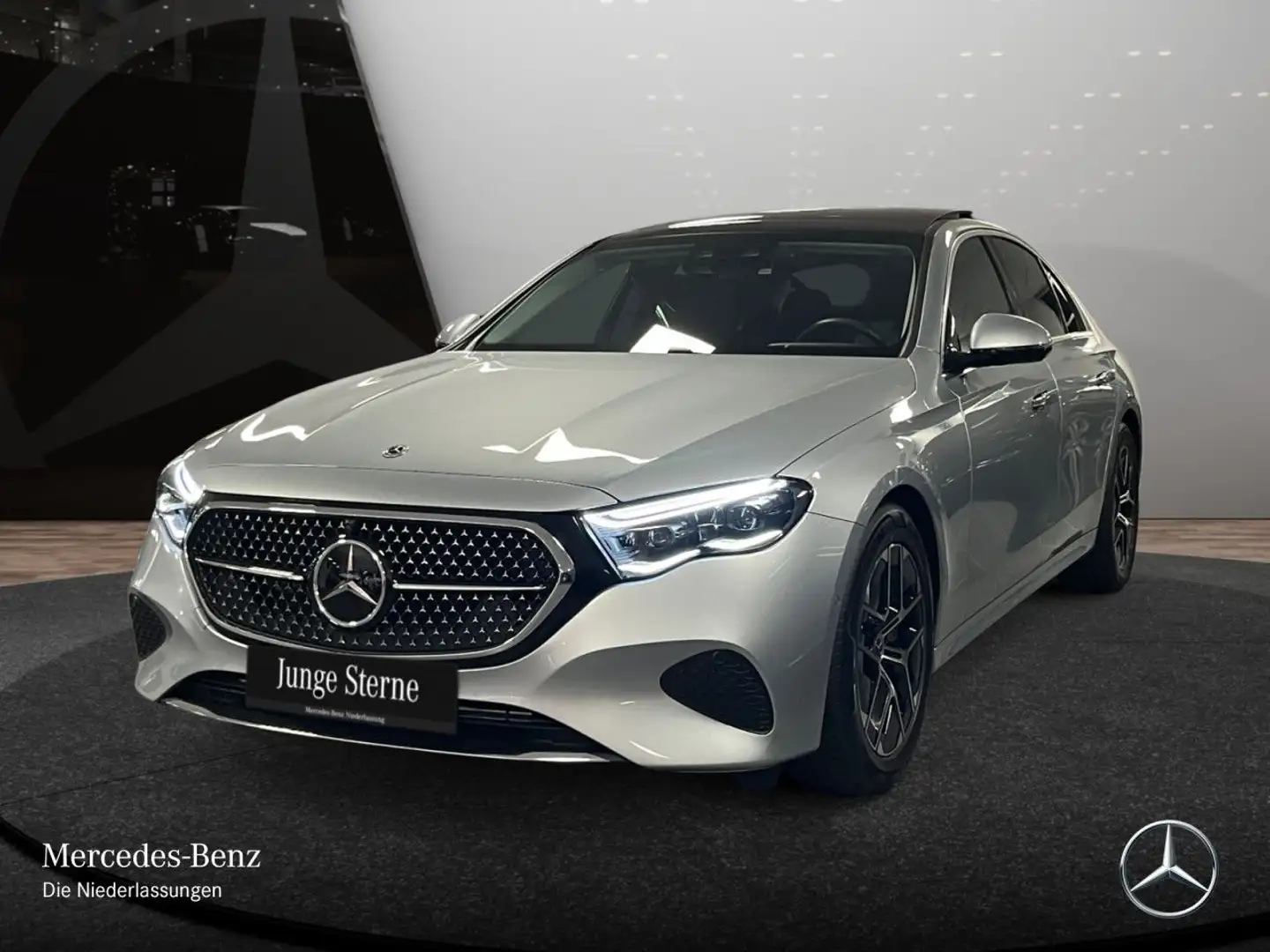Mercedes-Benz E 200 Avantgarde Fahrass WideScreen Pano Distr. 9G Silber - 2