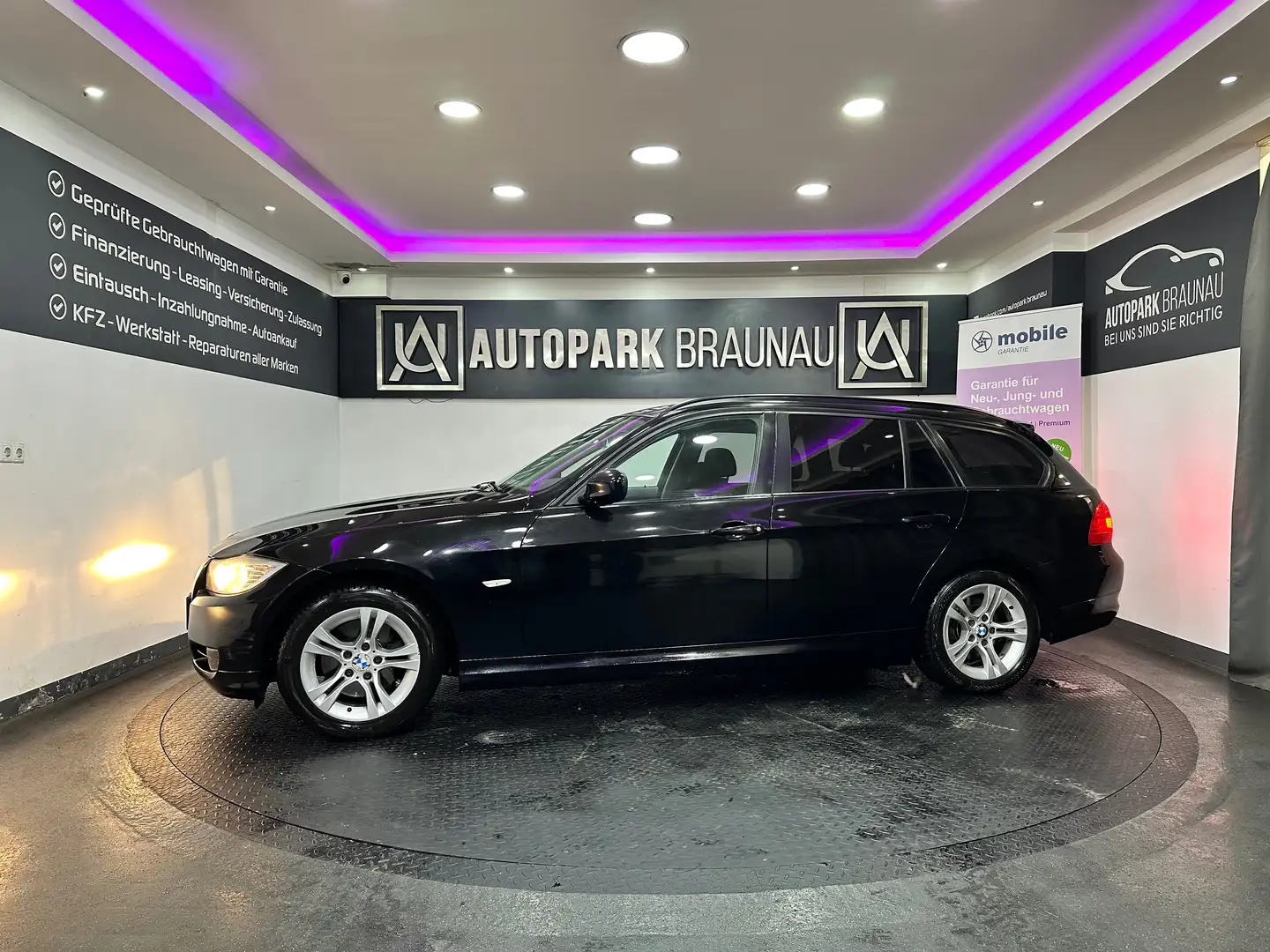 BMW 318 d Touring E91 *NAVI*PDC* Schwarz - 2