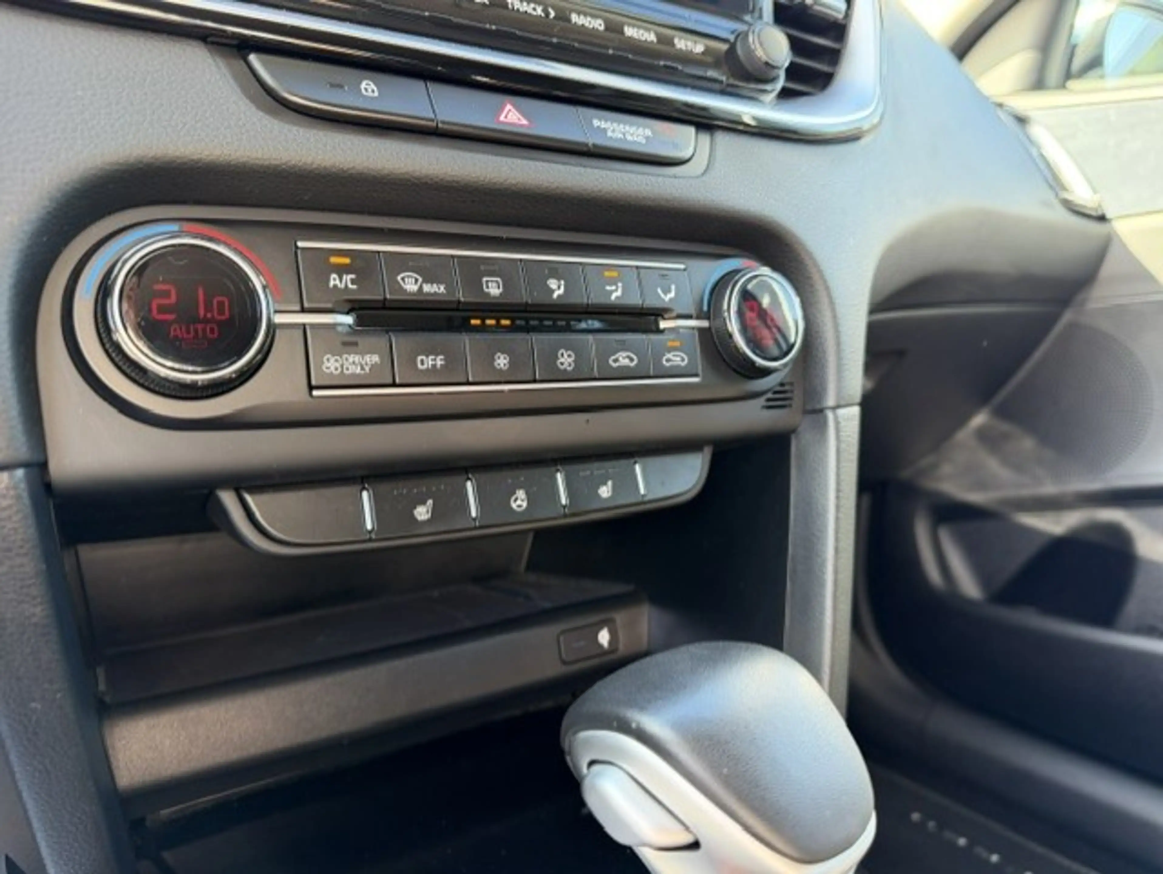 Kia XCeed Business Line PHV 141 — photo 15