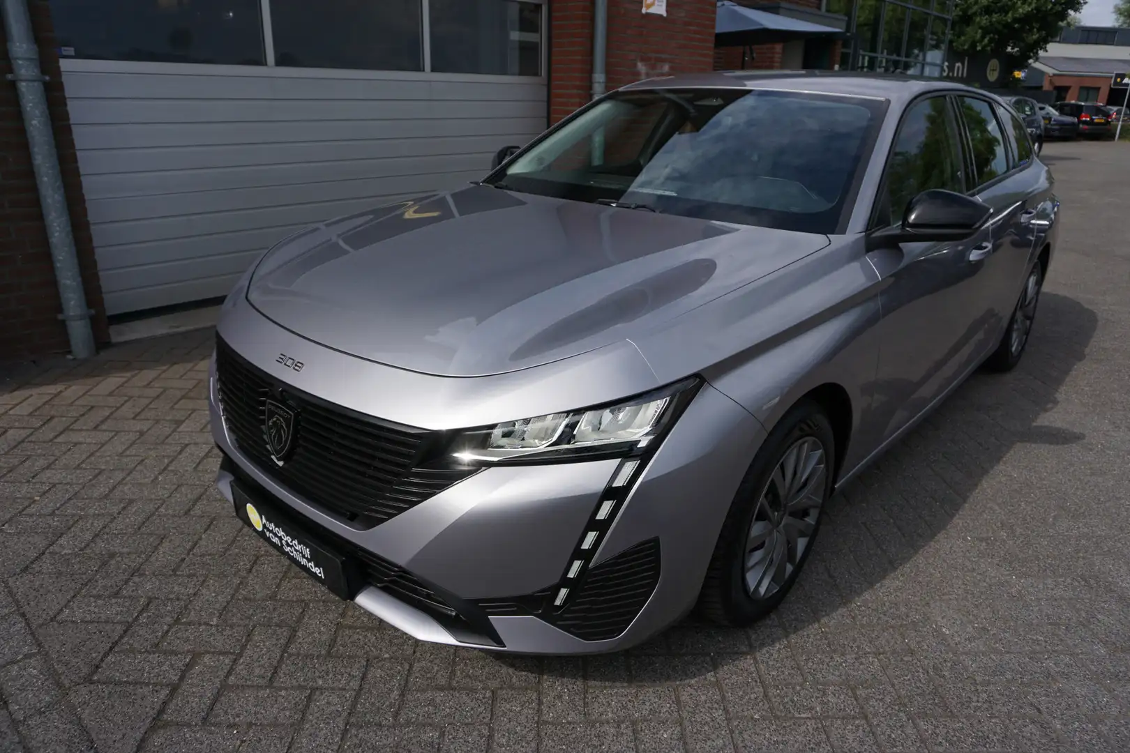 Peugeot 308 SW 1.2 PureTech Active Pack Business APPLE CARPLAY Grijs - 2