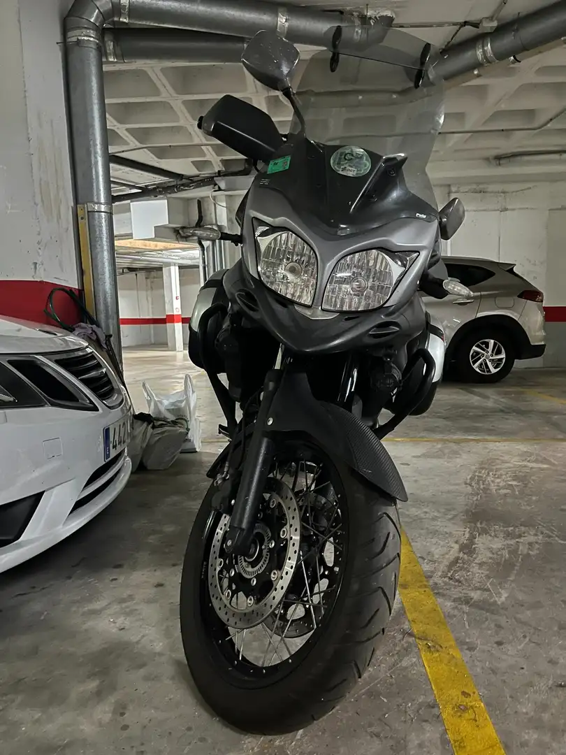 Suzuki V-Strom 650 XT Gris - 1