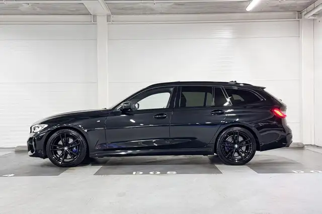 BMW 3 Series view 2