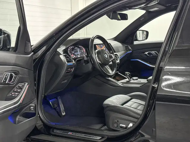 BMW 3 Series view 8