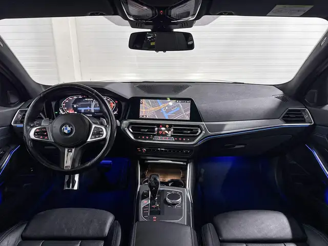 BMW 3 Series view 11