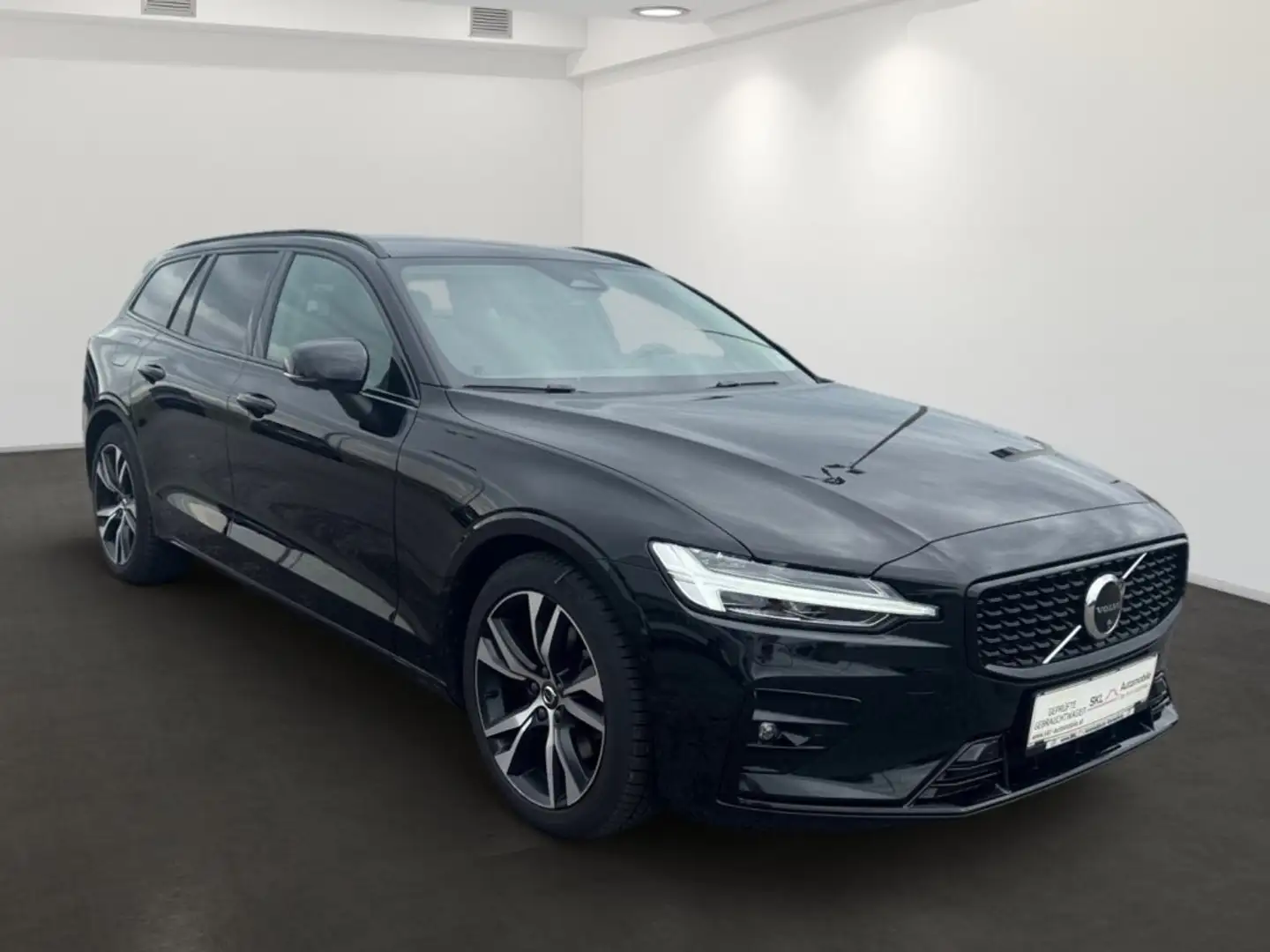 Volvo V60 B4 (P) Plus Dark Geartronic Negro - 2