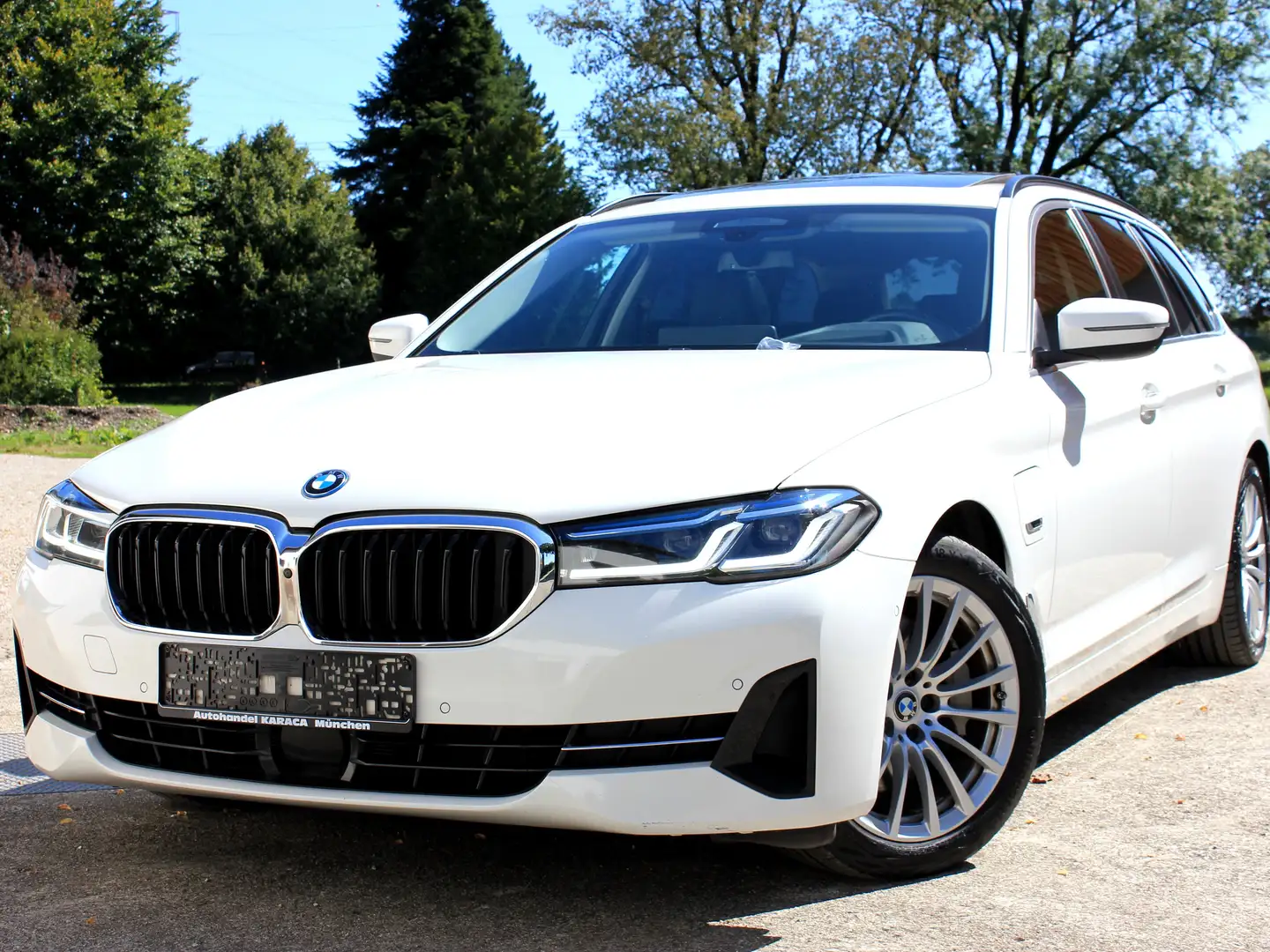 BMW 530 530 e Pano AHK Kamera HeadUp Integral VOLL 1.Hand Weiß - 1