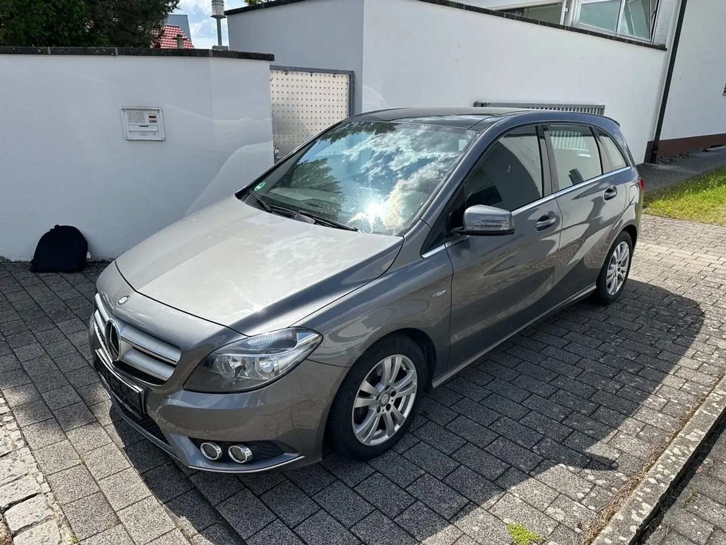 Mercedes-Benz B 200 B 200 CDI Sport Paket -PANORAMA-NAVI-AHK- Gris - 2