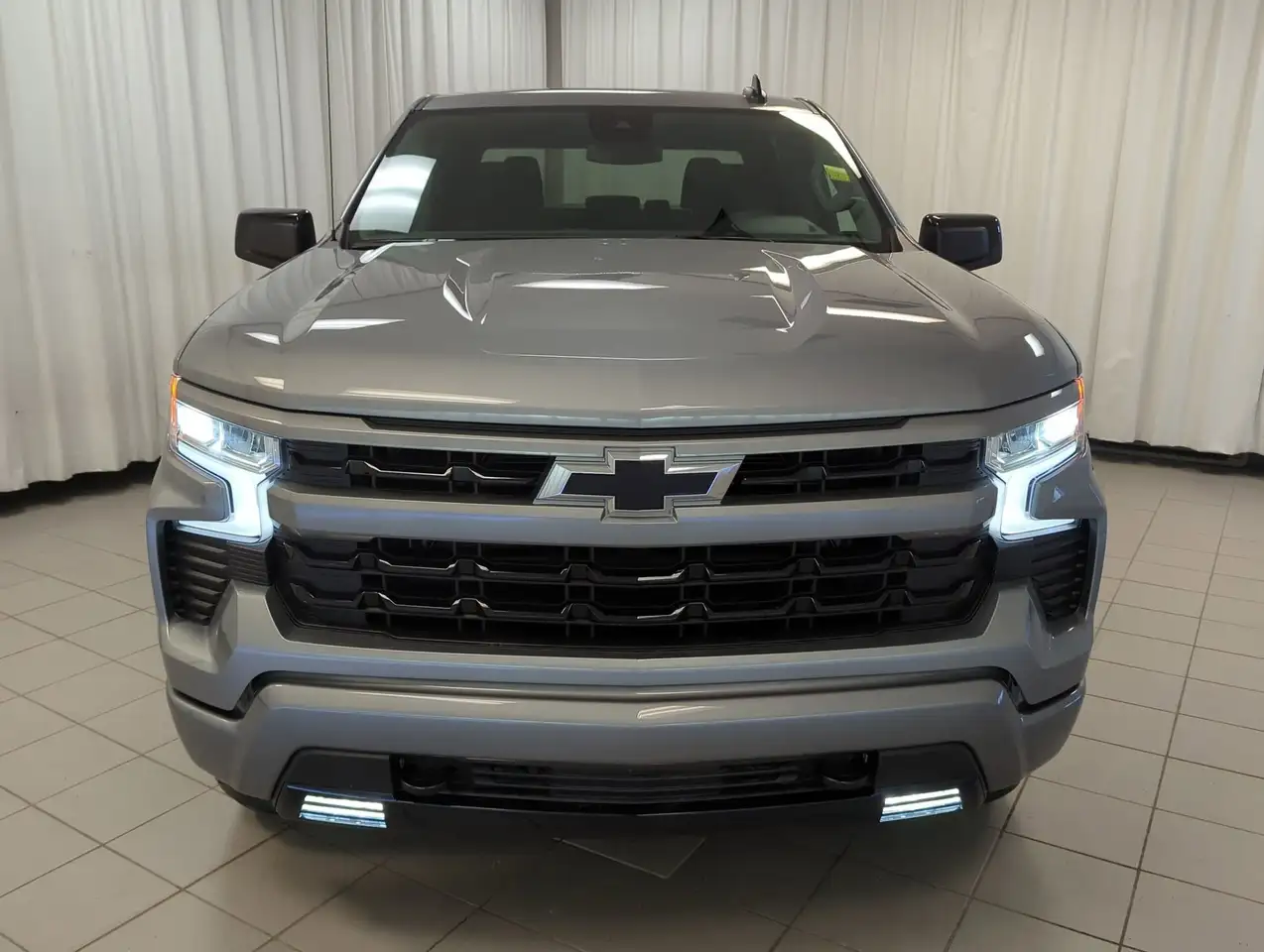 Chevrolet Silverado 1500 снимка Chevrolet Silverado 1500