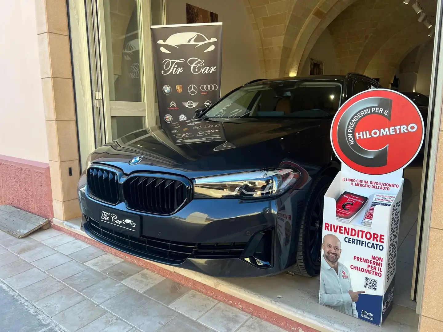 BMW 520 520d Touring mhev 48V Luxury auto Gris - 1
