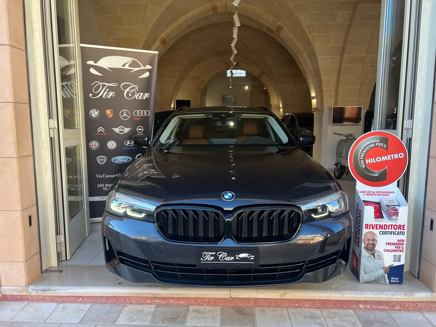 BMW 520 520d Touring mhev 48V Luxury auto Gris - 2