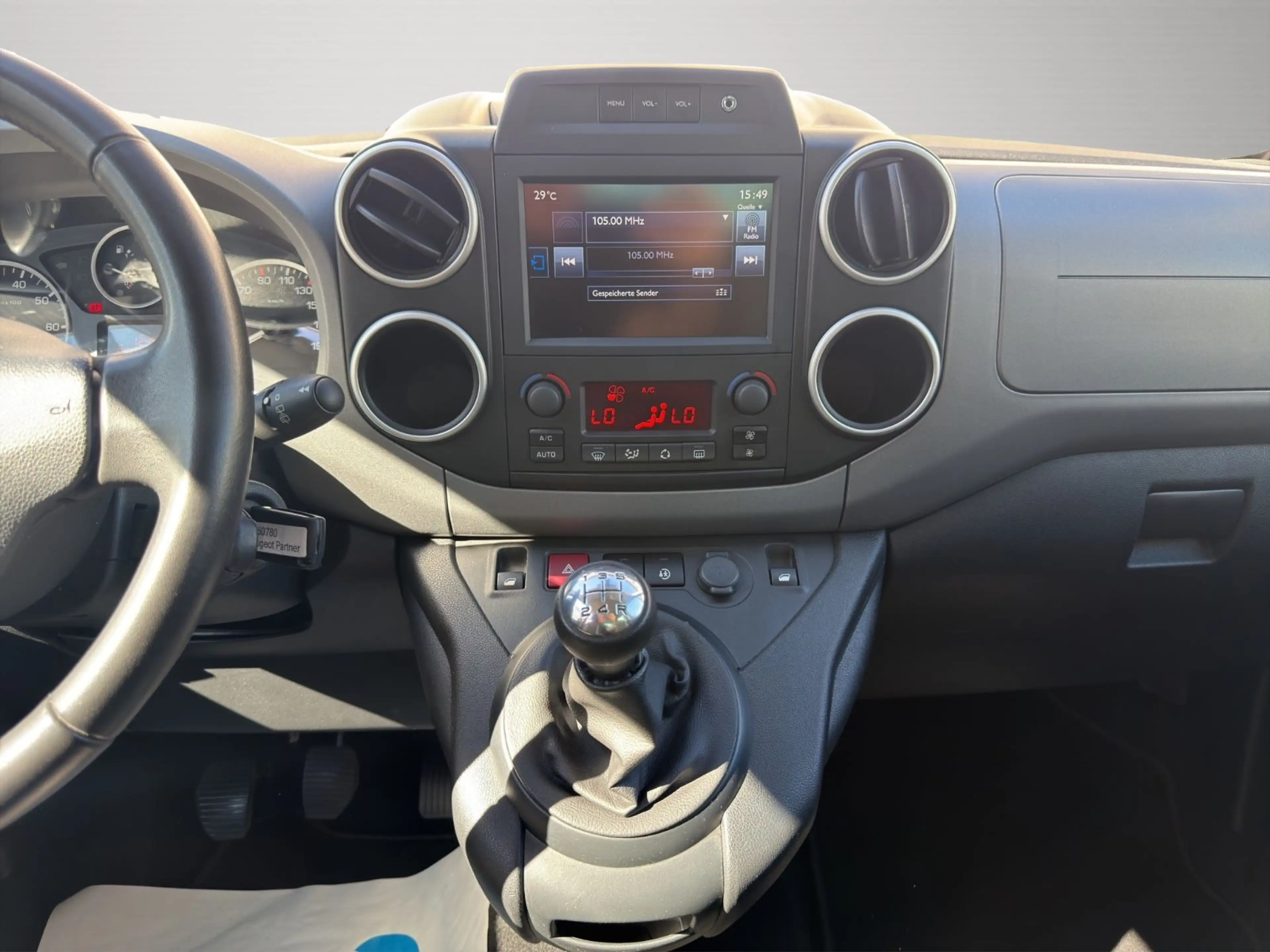 Peugeot Partner Tepee Allure PureTech *KAMERA*AHK*SHZ* — photo 12