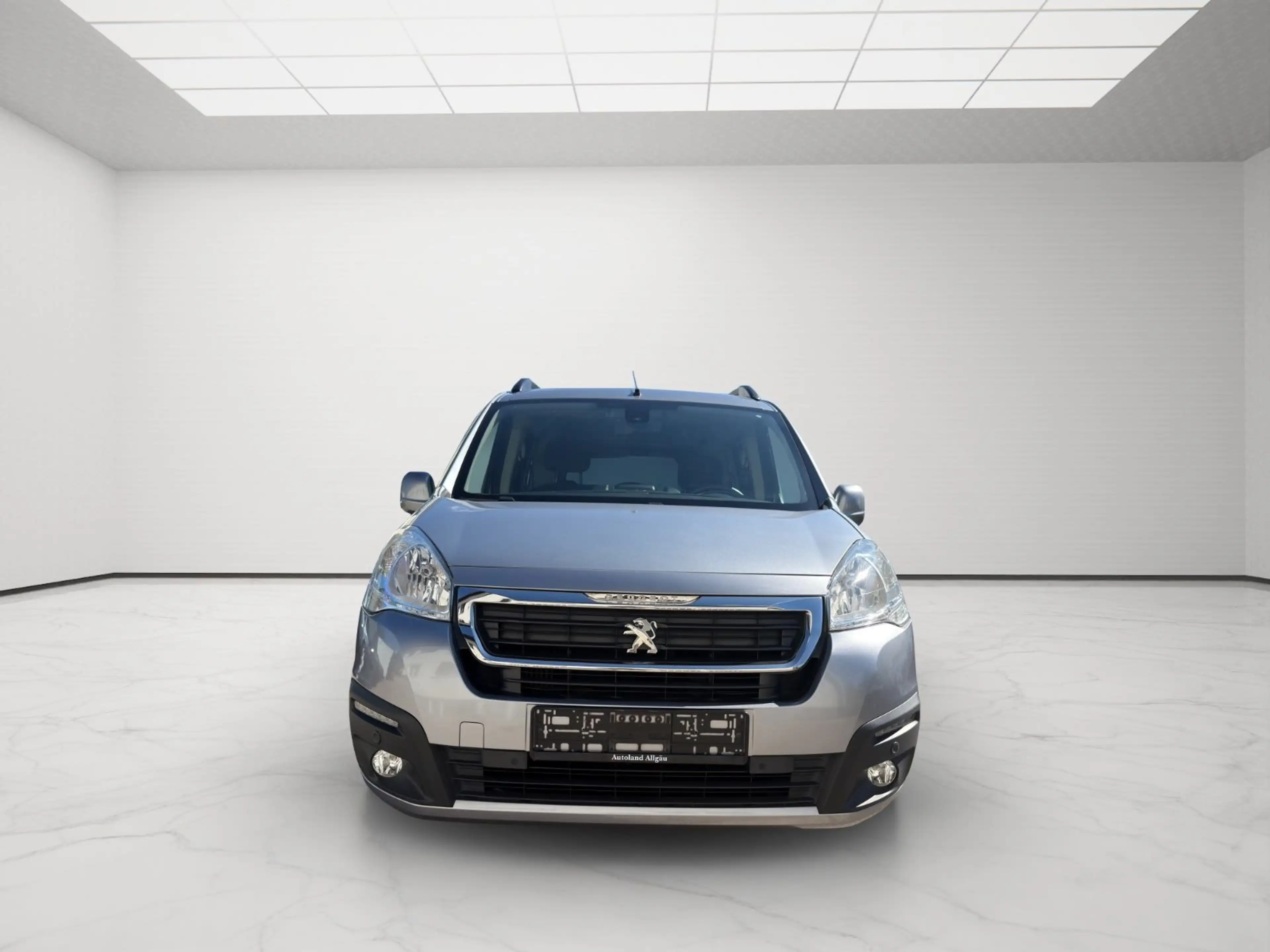 Peugeot Partner Tepee Allure PureTech *KAMERA*AHK*SHZ* — photo 2