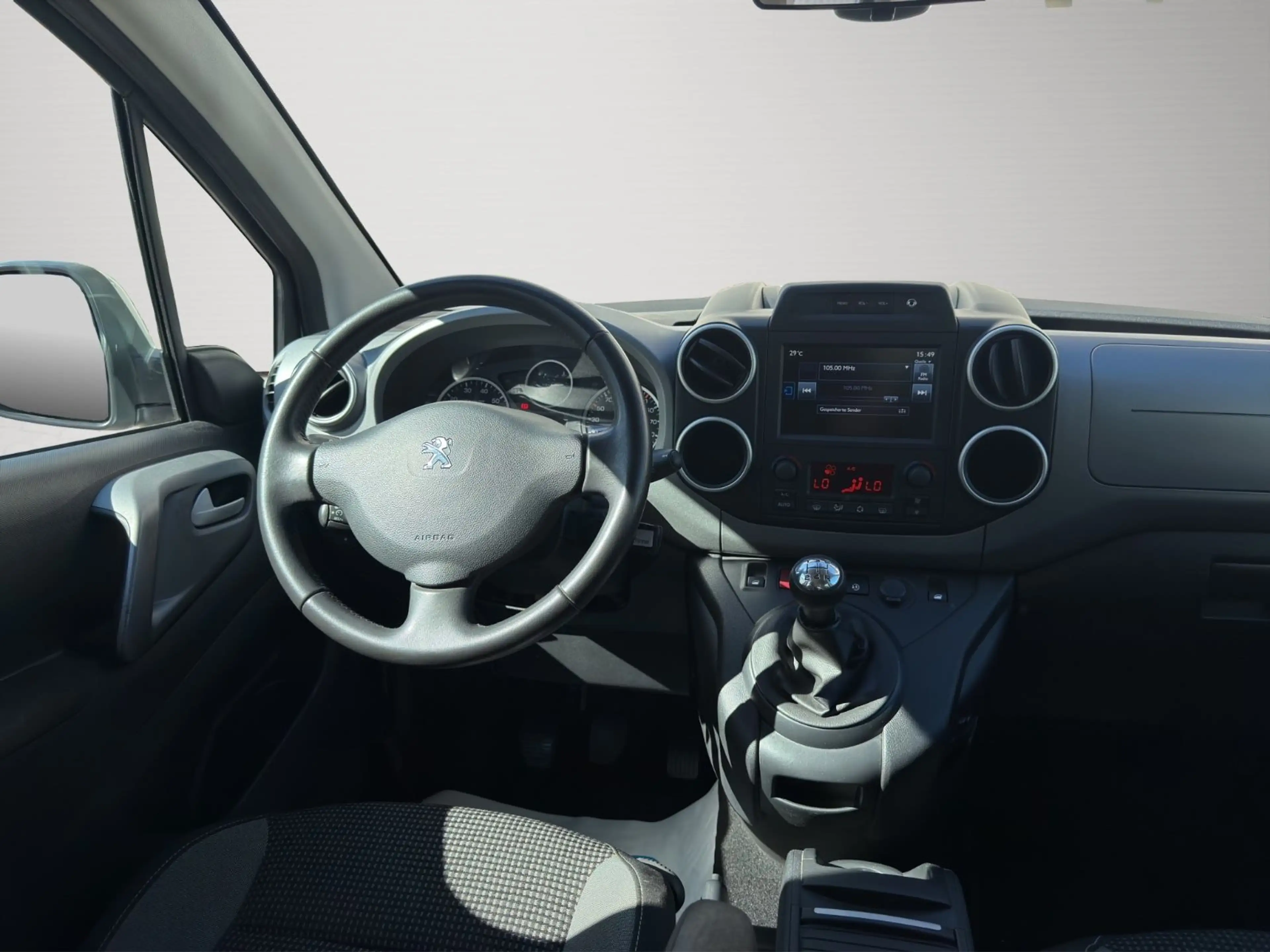 Peugeot Partner Tepee Allure PureTech *KAMERA*AHK*SHZ* — photo 13