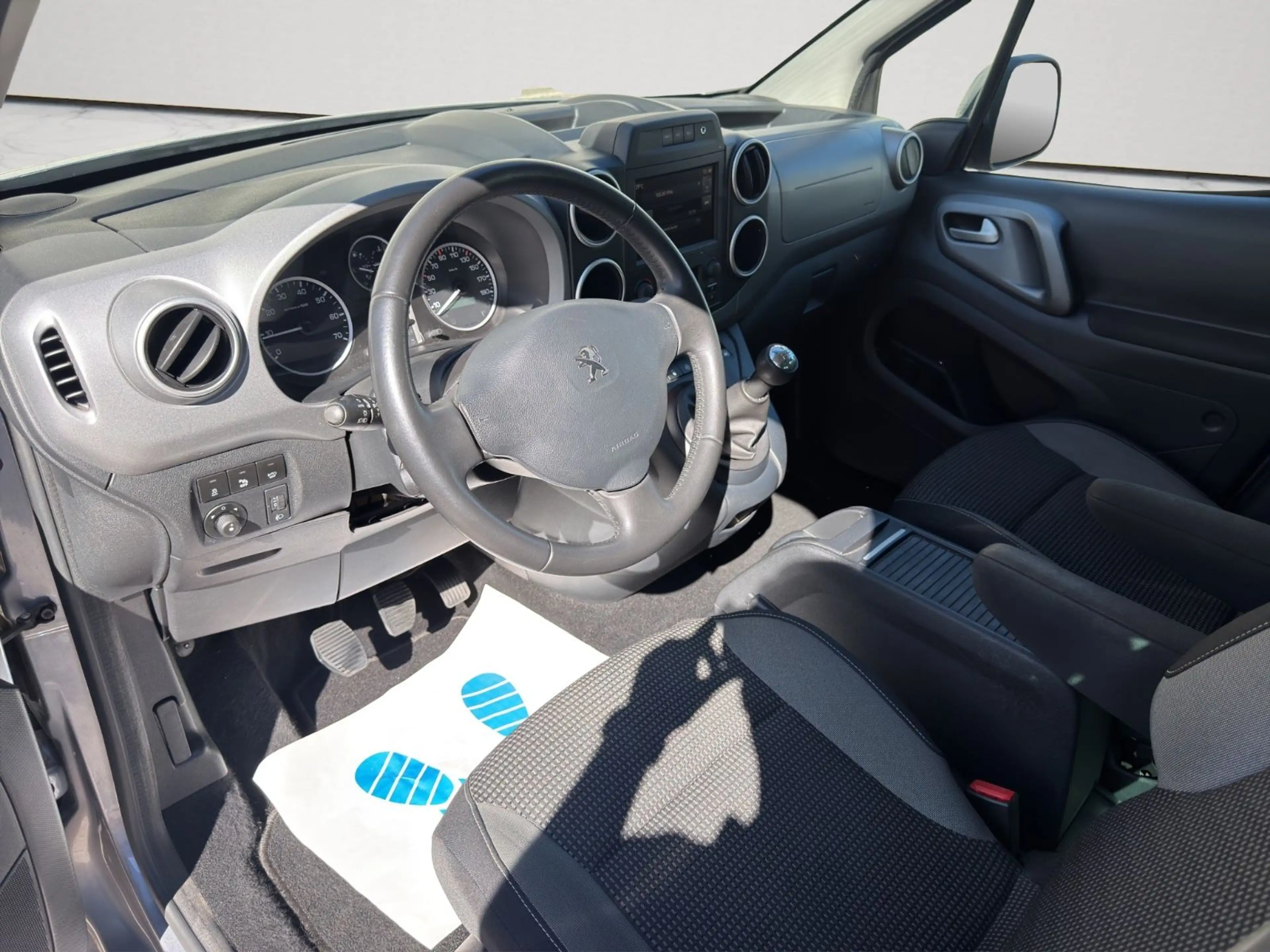 Peugeot Partner Tepee Allure PureTech *KAMERA*AHK*SHZ* — photo 8