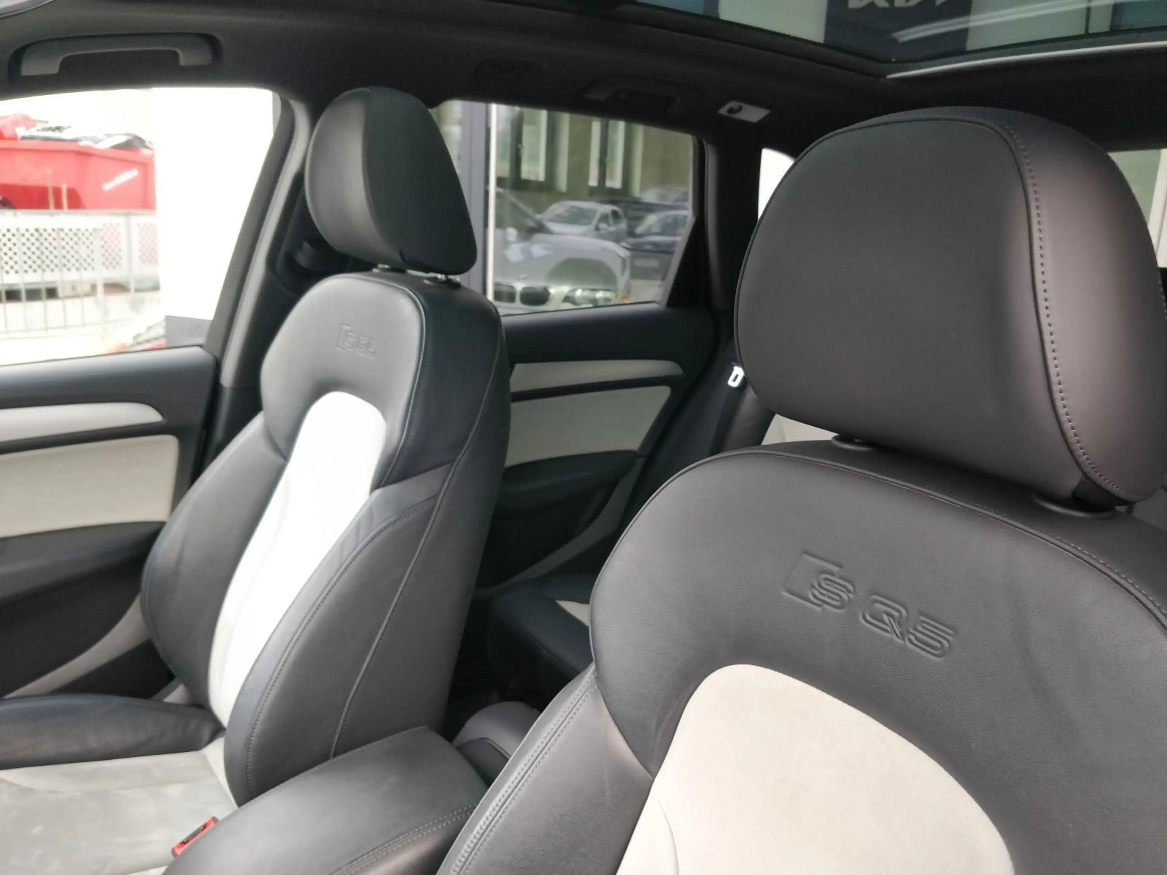 Audi SQ5 3.0 TDI quattro 313PS NAVI AHK PANO PDC KLIM — photo 14